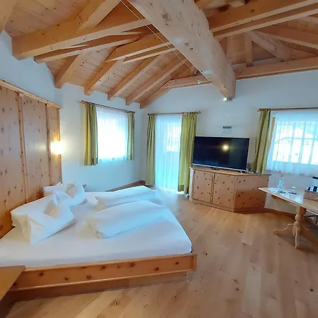 Enzian Hotel 4*