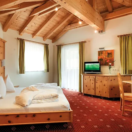 Hotel Enzian 4*