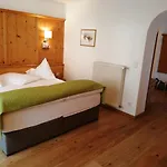 Enzian Otel Landeck